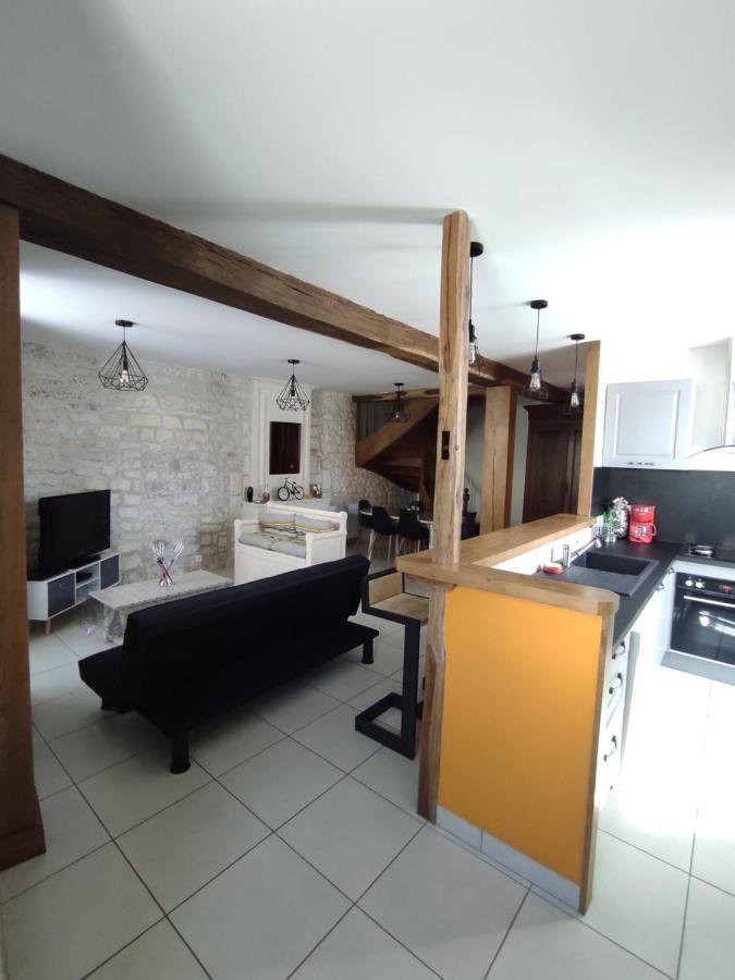 Logis De La Passerelle Port-dʼEnvaux Екстериор снимка
